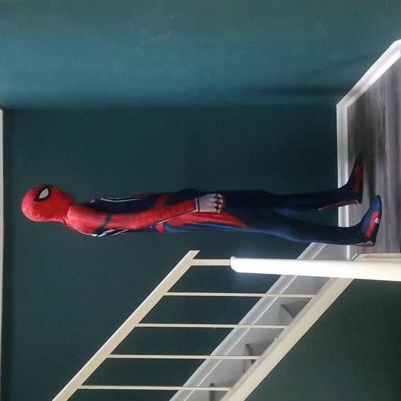 PS4 Cosplay Spiderman Costume - Picture 6 of 8